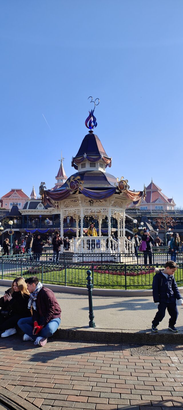 Disneyland, Disneyland Paris, Plus Size Disneyland, Plus Size Travels, Plus Size Adventures, Plus Size Train Travel, Plus Size Eurostar, Eurostar, Marne La Vallee, Disney Dreams, Disney 30th Anniversary