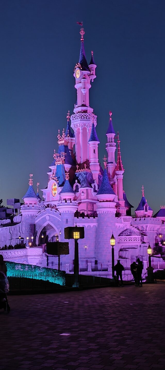 Disneyland, Disneyland Paris, Plus Size Disneyland, Plus Size Travels, Plus Size Adventures, Plus Size Train Travel, Plus Size Eurostar, Eurostar, Marne La Vallee, Disney Dreams, Disney 30th Anniversary