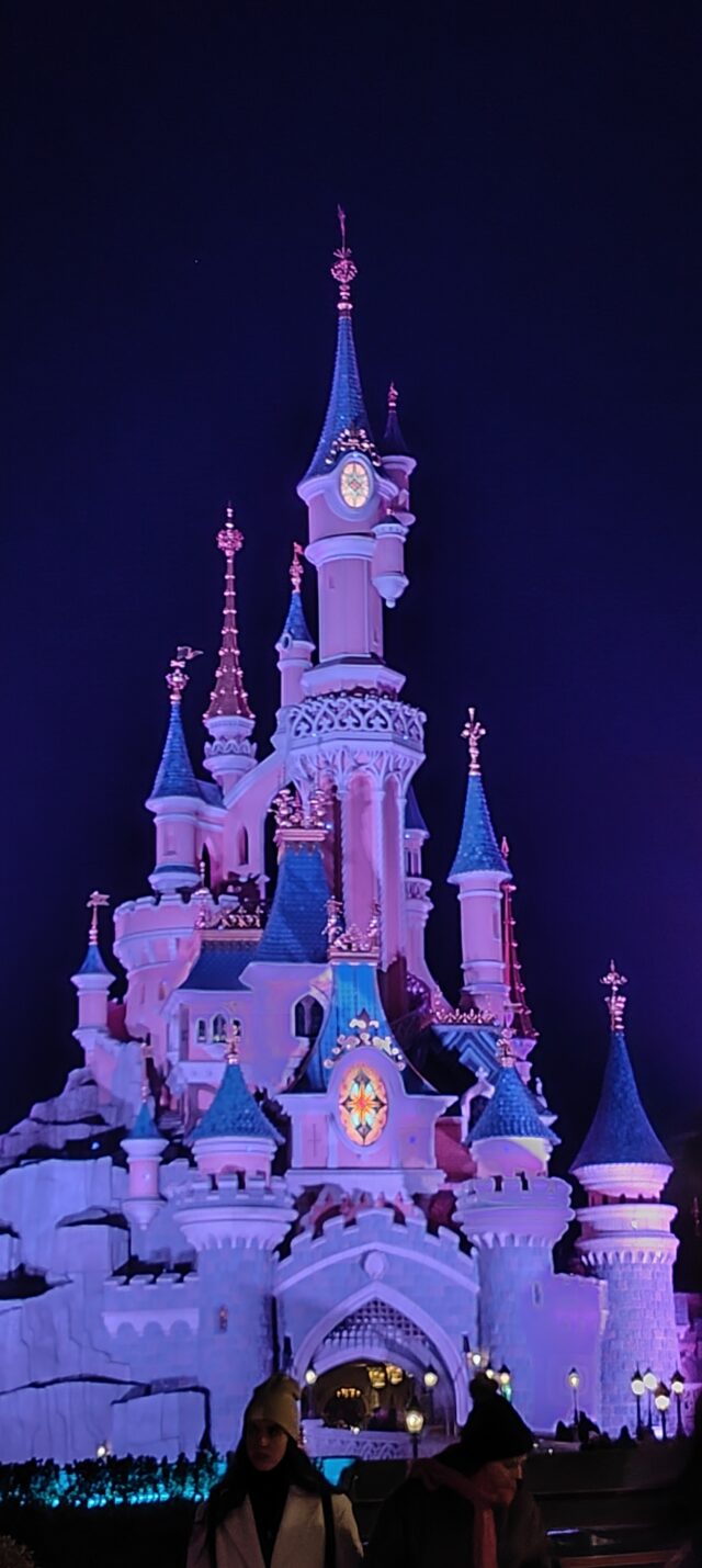 Disneyland, Disneyland Paris, Plus Size Disneyland, Plus Size Travels, Plus Size Adventures, Plus Size Train Travel, Plus Size Eurostar, Eurostar, Marne La Vallee, Disney Dreams, Disney 30th Anniversary