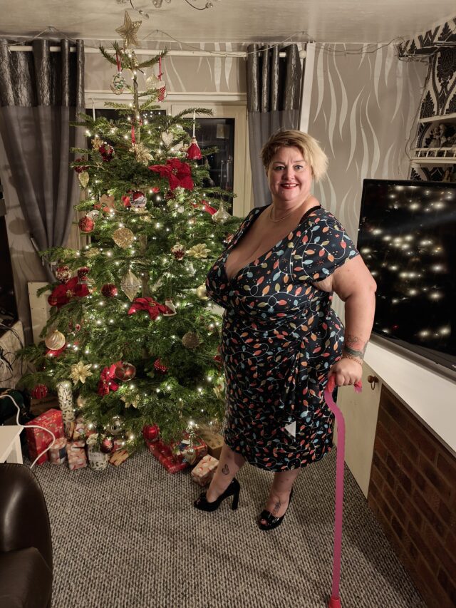Christmas, Christmas Outfits, Christmas Dresses, Christmas Accessories, Plus Size Clothing, Plus Size Dresses, Plus Size Fashion, Plus Size Style, Fatshion, Fatshionista, Plus Size Disabilities, Plus Size Issues, Mobility Issues, Wheelchair User, Wheelchair Adventures, Plus Size Adventures